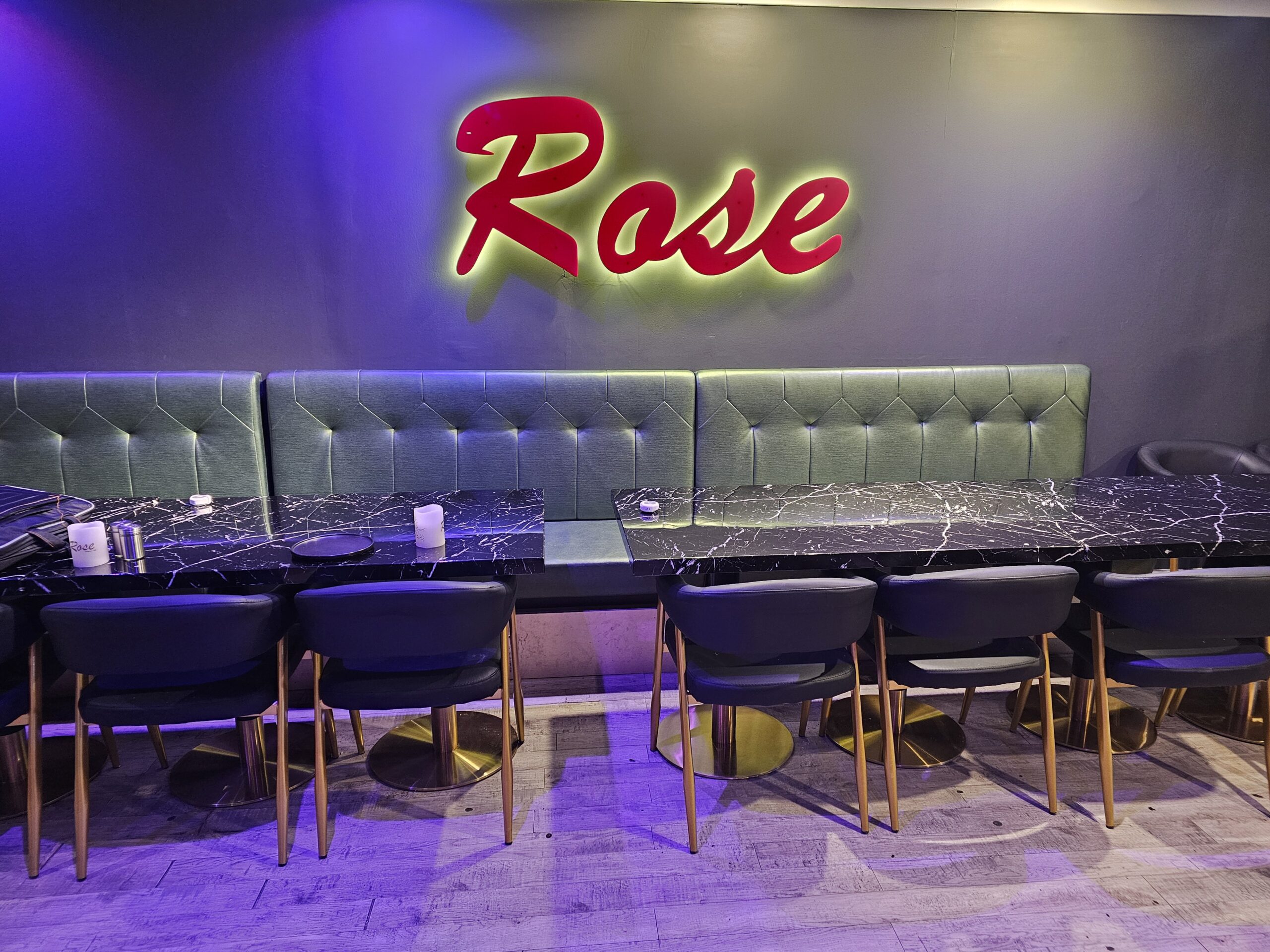 Black restaurant chair with faux marble restaurant table